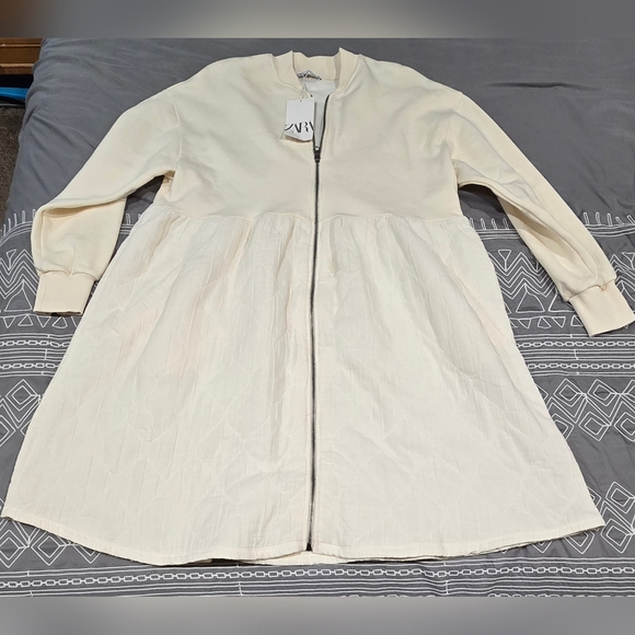 Zara Quilted Full Zip Off White Jacket Size M/L - Picture 1 of 8